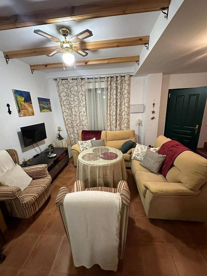 Casa rural para 7 personas, con jardín y vistas en Cañaveral de León