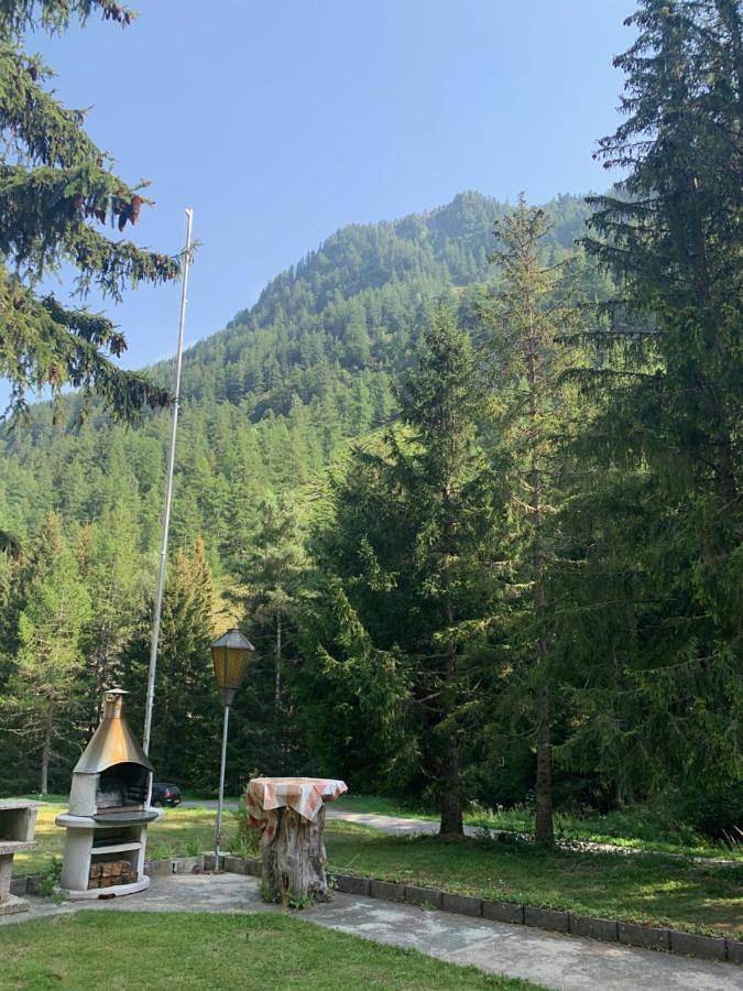 Gîte pour 6 personnes, avec terrasse ainsi que vue et jardin à Salvan - 4