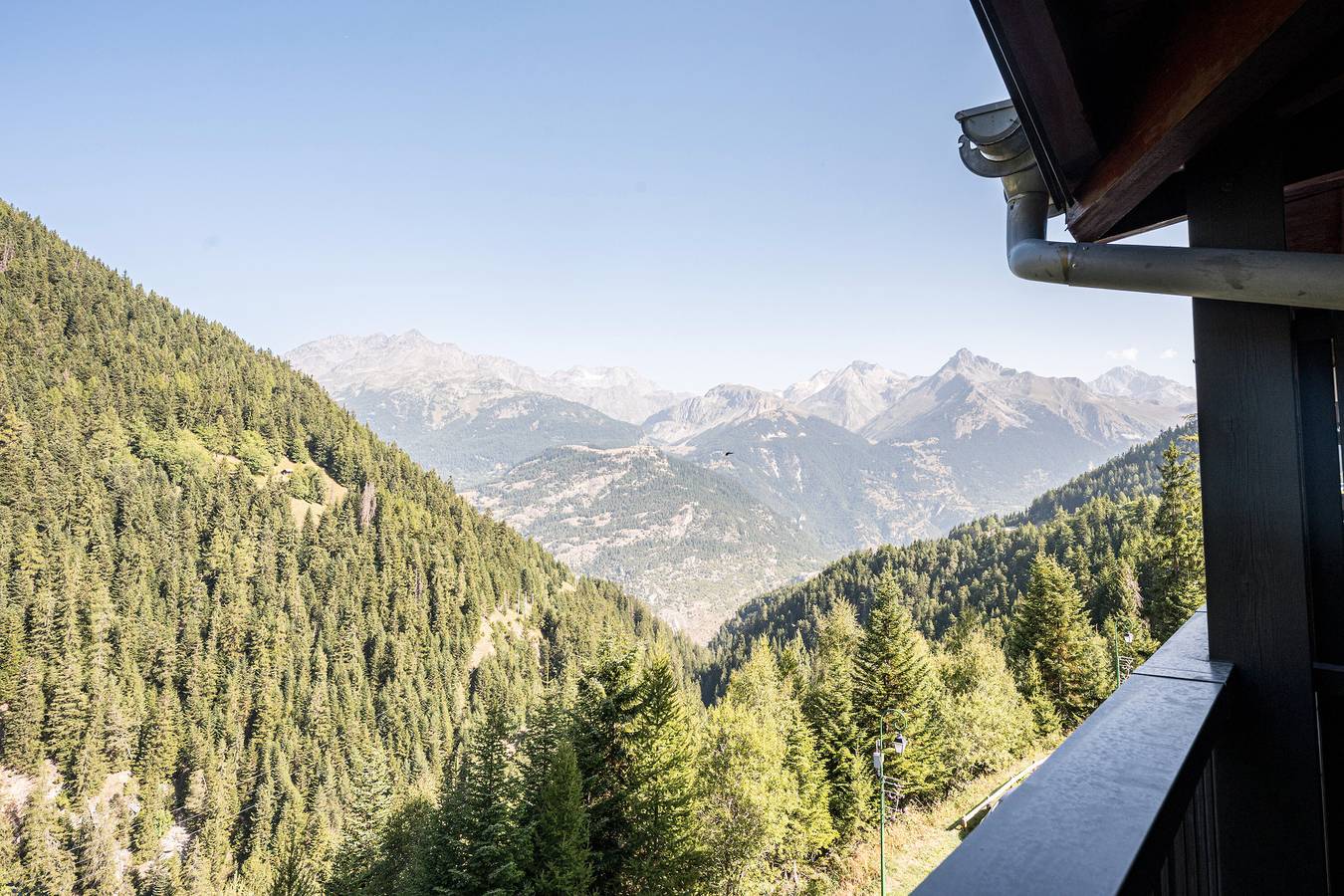 Apartamento entero, Apartamento 'Le Grand Argentier' con vistas a la montaña, balcón y Wi-Fi in Valfréjus, Modane