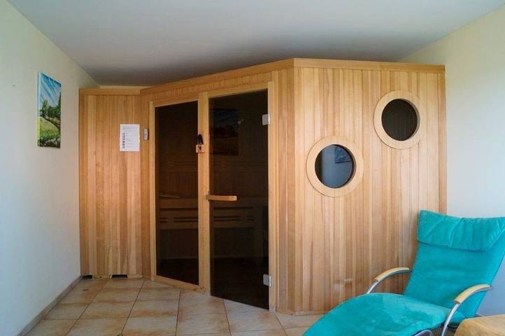 Ferienhaus für 14 Personen, mit Seeblick und Ausblick sowie Garten und Sauna, kinderfreundlich in Mecklenburg-Vorpommern - 4