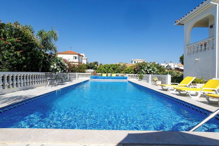 Villa für 12 Personen, mit Garten und Balkon - 1