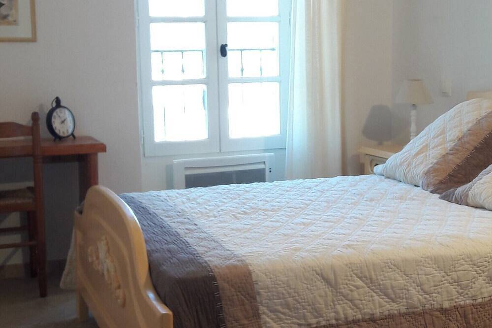 Entire apartment, Gîte \"Le Barroux\" (View of Mont Ventoux) - Ventoux Gîtes in Caromb, Parc naturel régional du Mont-Ventoux