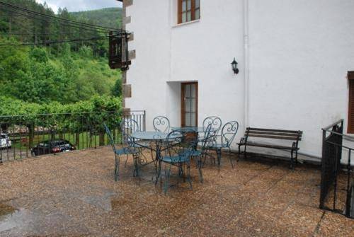 Apartamento de vacaciones para 6 personas, con vistas además de jardín y balcón en Roncal-Salazar - 3