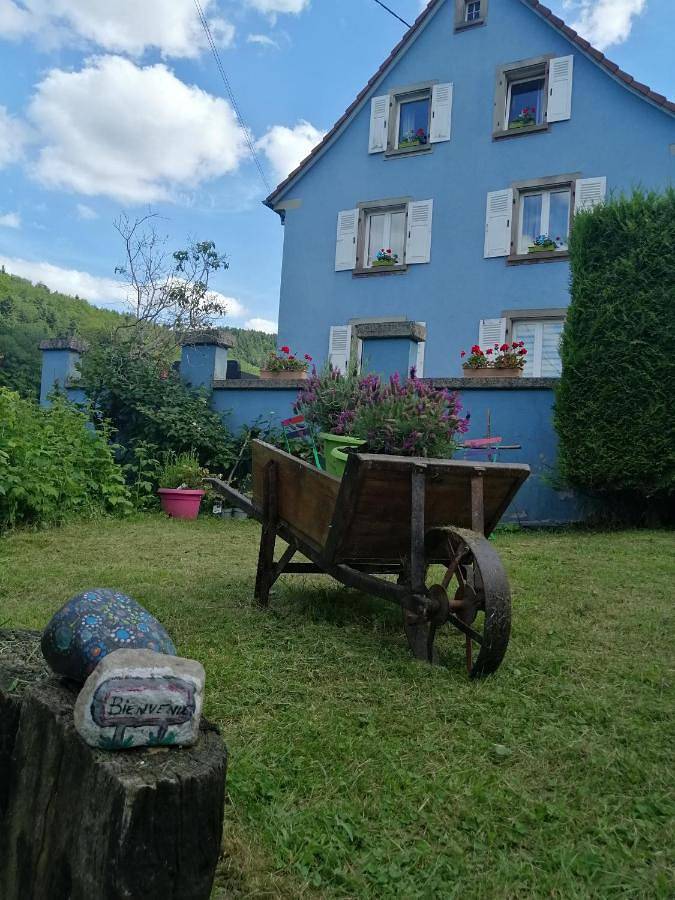 Gîte pour 4 personnes, avec vue et balcon à Sondernach