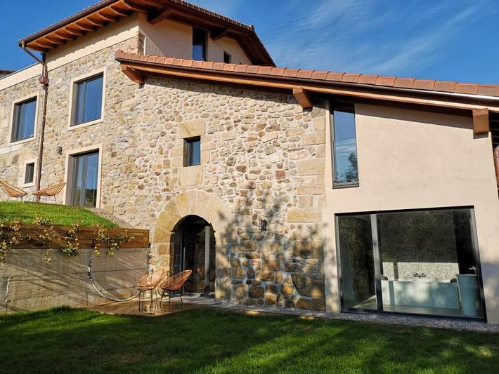 Casa rural para 4 personas, con jardín además de jacuzzi y terraza en el País Vasco - 2