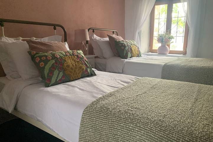 Location de vacances pour 8 personnes, avec terrasse et jardin à Lussac-les-Églises - 3