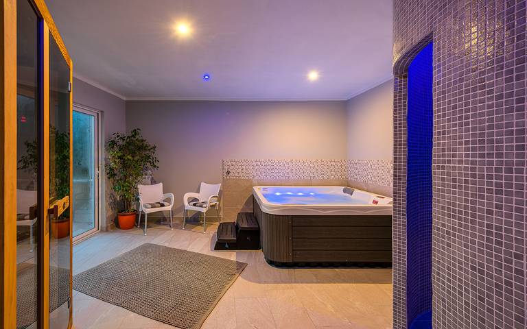 Entire apartment, Klaudio - Ild94 in Raša, Eastcoast Istria