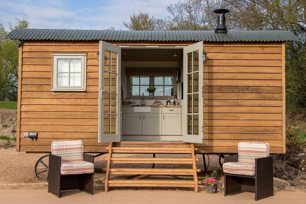 Luxury shepherd's hut in Bransgore, Hampshire