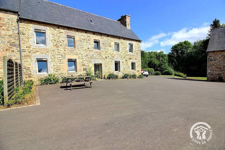 Gîte pour 7 personnes, avec terrasse et jardin