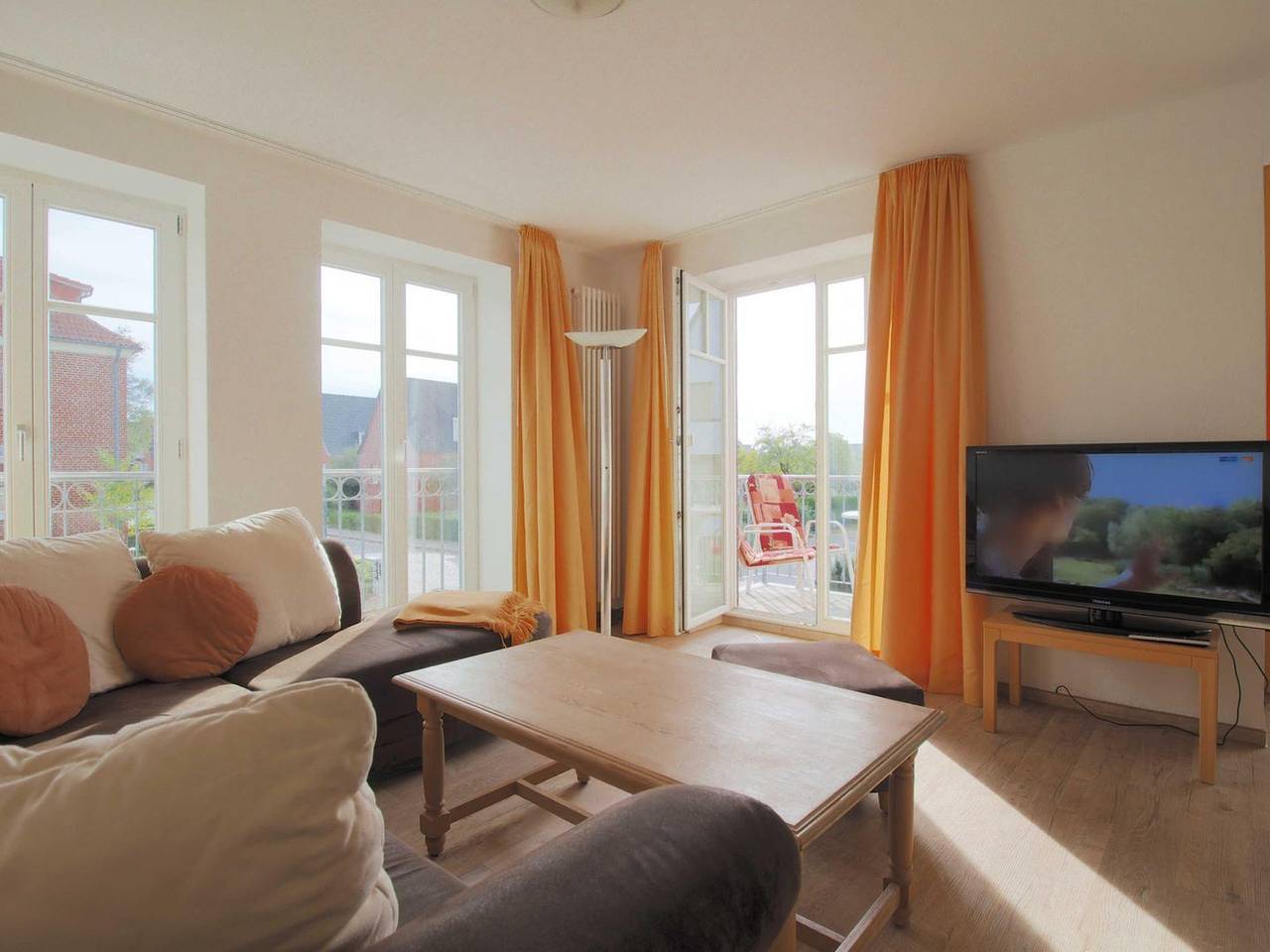 Apartamento entero, Komfortable 68m² Ferienwohnung mit Balkon und Wlan für 4 Personen in Warnemünde Strand, Rostock