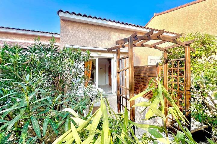 Ganze Wohnung, Le Soleil du Mas, 2 guests, Pool in Calvisson in Calvisson, Mittelmeerküste (Frankreich)