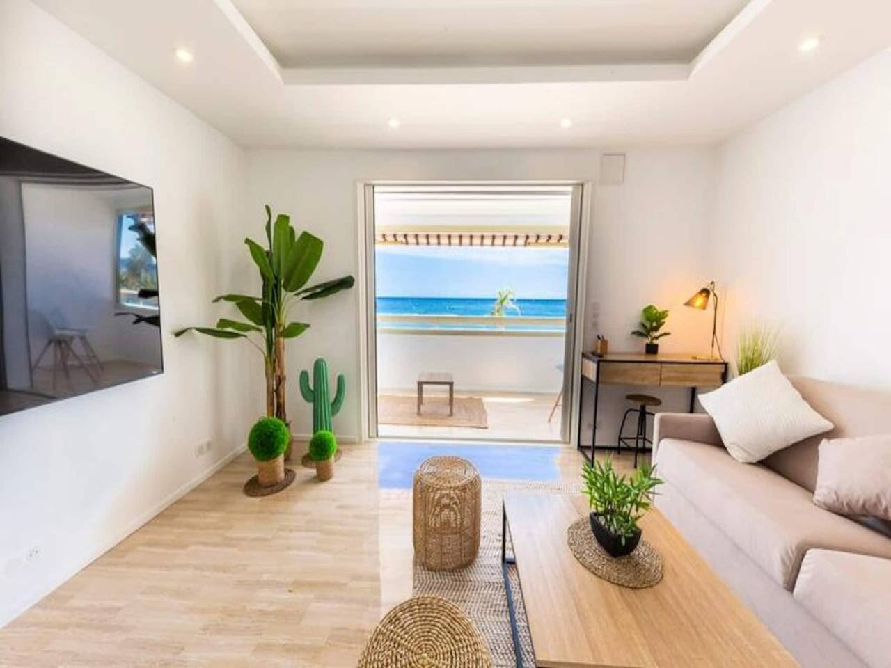 Apartamento entero, Apartamentos para 4 personas in Saint-Laurent-du-Var, Region de Cannes