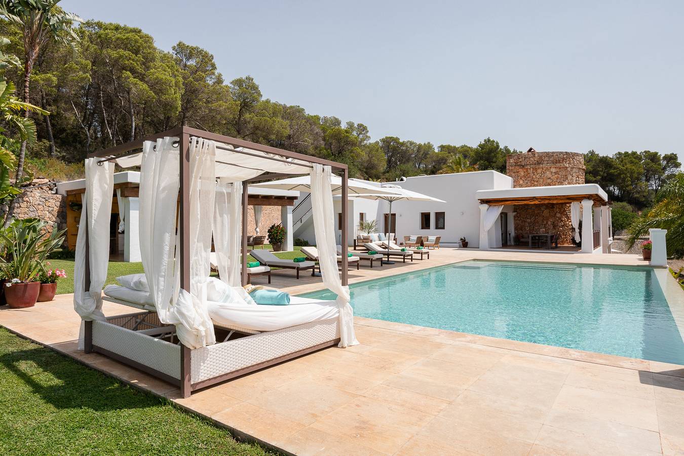 New! Villa Llosas de Dalt in Sant Carles de Peralta, Santa Eulària des Riu