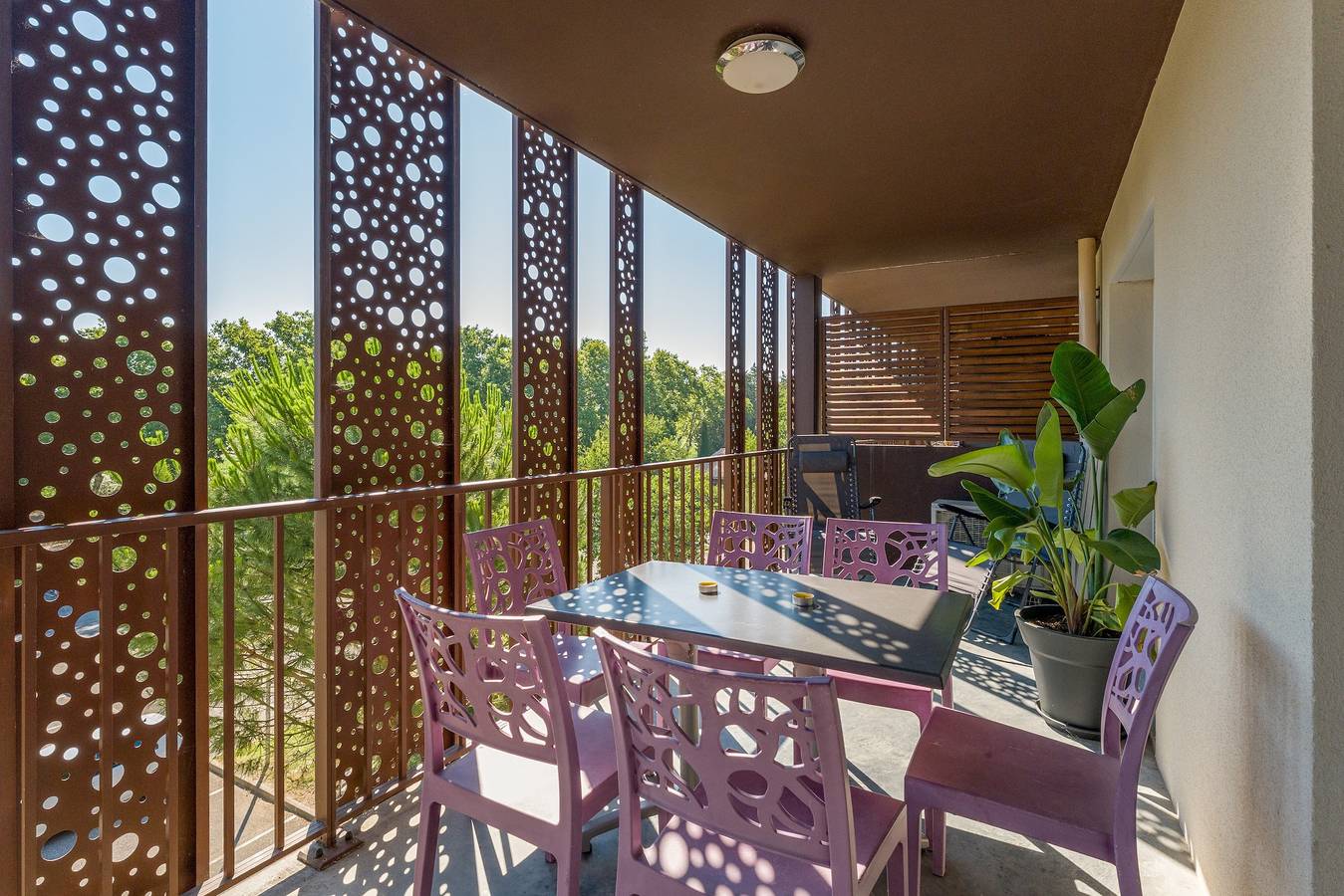 Entire apartment, Apartment “Les Rivages du Gardon” with Shared Pool, Wi-Fi and Air Conditioning in Remoulins, Nimes region