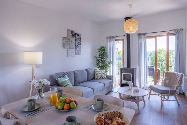Ferienhaus für 4 Personen, mit Seeblick und Terrasse in Frankreich - 2