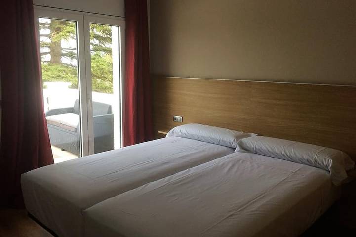 Location de vacances pour 15 personnes, animaux acceptés à Garriguella - 3