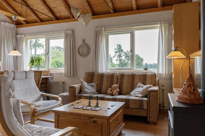 Gemütliches 4 Personen Ferienhaus in einer wunderschönen Gegend in Friesland. in Friesland
