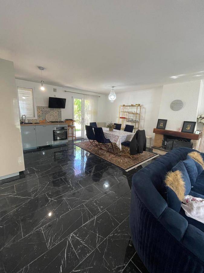 Location de vacances pour 6 personnes, avec jardin à Eaubonne - 2