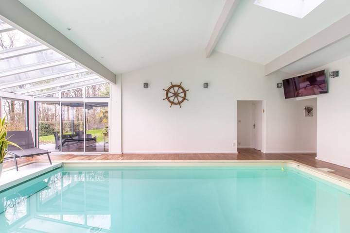 Location de vacances pour 8 personnes, avec piscine et jardin à Mervent - 3