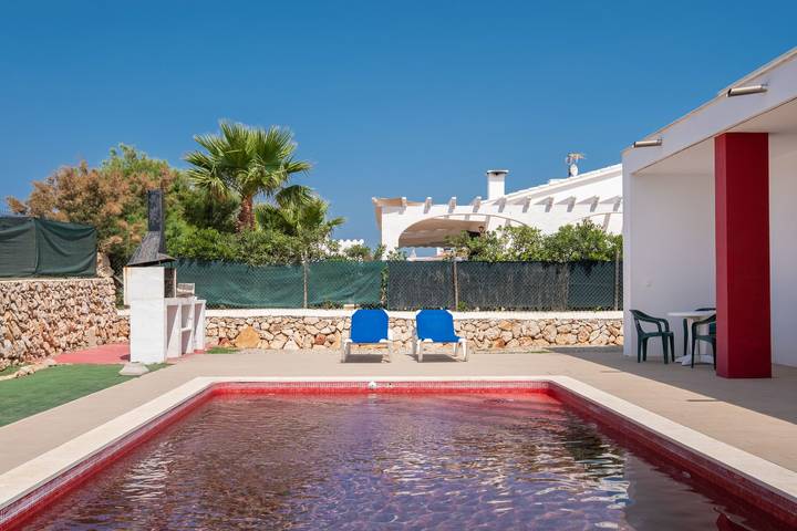 Moderna "Villa en Menorca" con piscina y terraza en la azotea in Cap d'en Font, Sant Lluís
