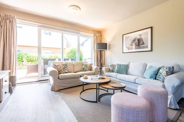 Ferienhaus für 8 Personen, mit Sauna und Garten in Westerland