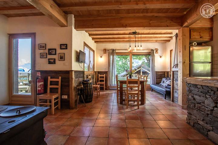 Chalet Du Coin - Grand Appartement in Saint-Colomban-des-Villards, Región de Saint-Jean-de-Maurienne