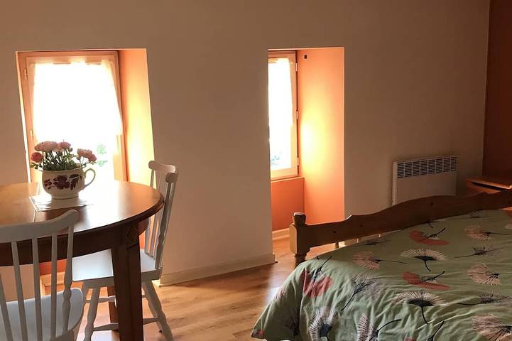 Location de vacances pour 8 personnes, avec jacuzzi et jardin à Le Thou - 2