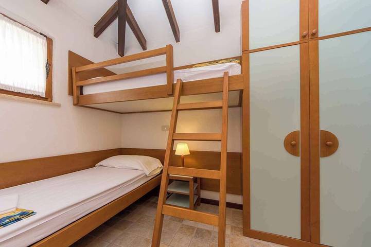 Bungalow für 5 Personen, mit Garten und Pool in Lignano Sabbiadoro - 2