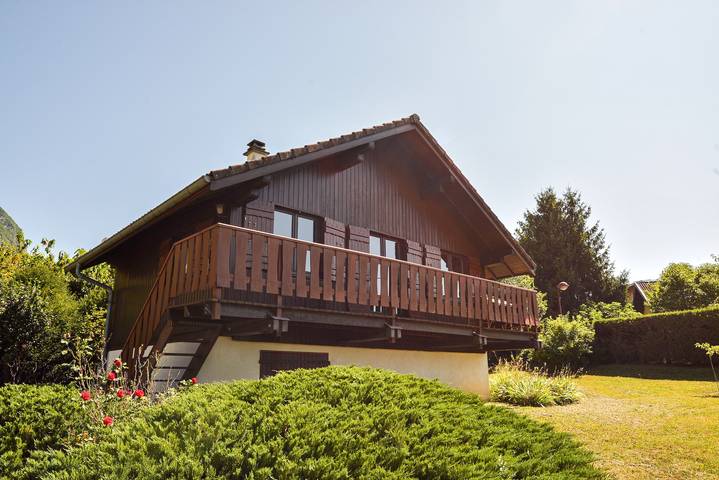 Chalet La Lauzière – Parking, Garden, and Mountain Views in Grésy-sur-Isère, Albertville region