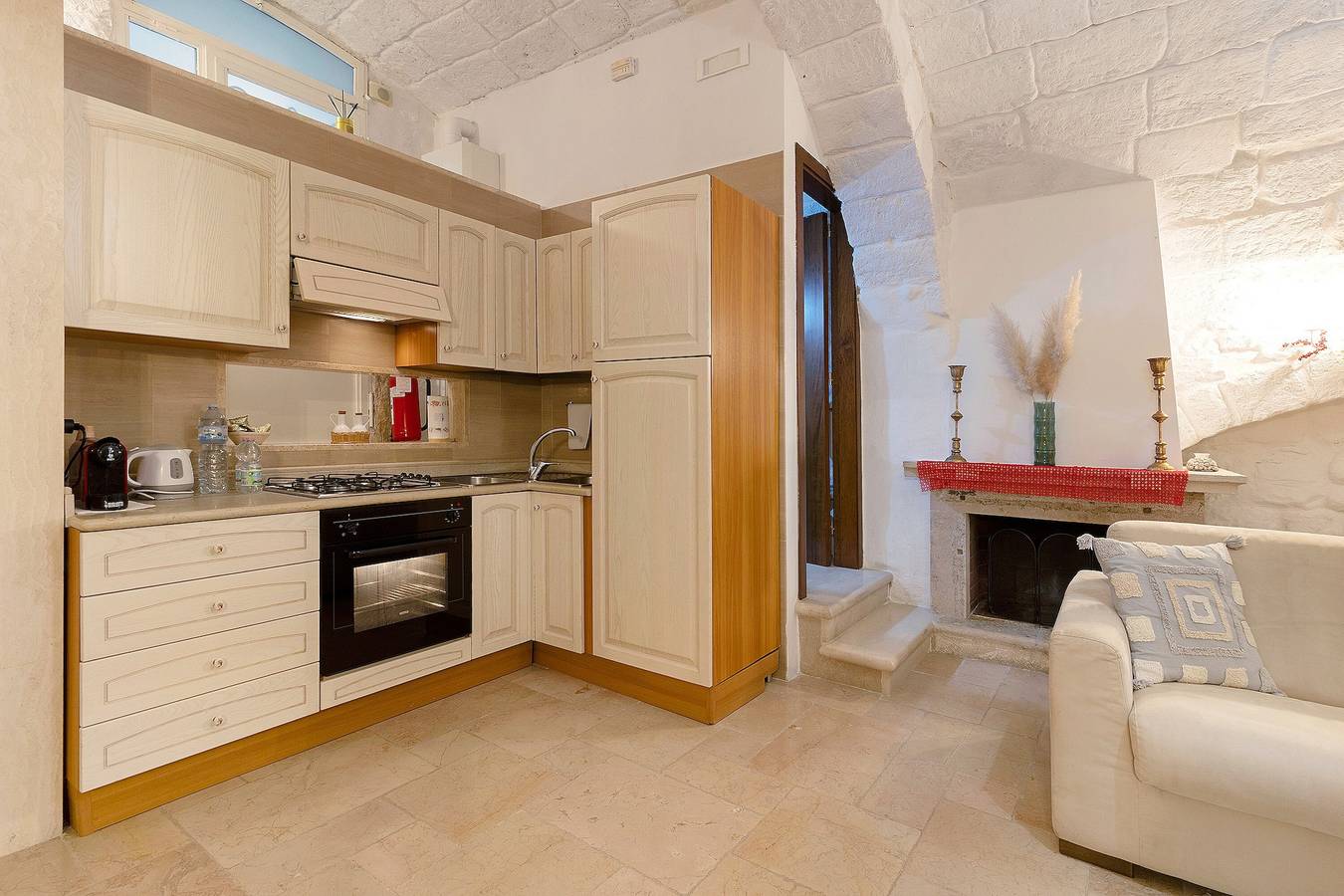 Casa Vacanze 'Charme Room Dimora D'incanto' con Wi-Fi e aria condizionata in Trani, Via Francigena