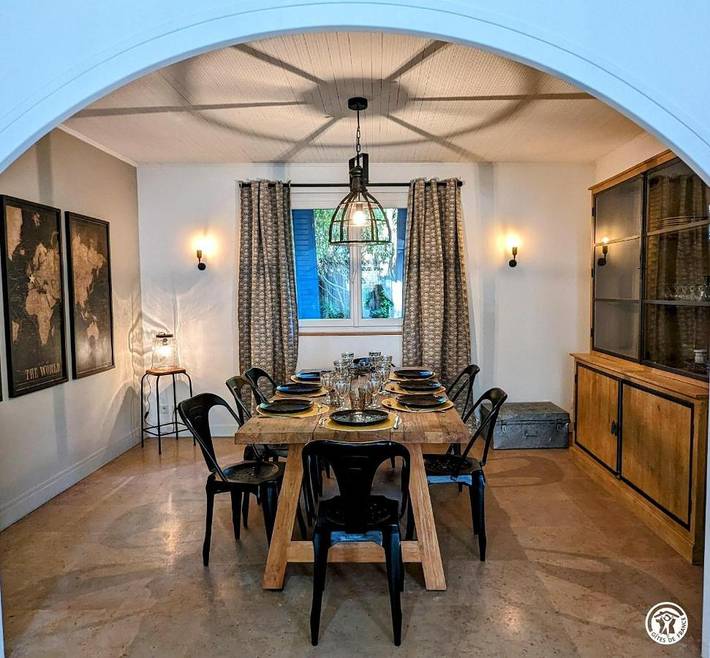 Location de vacances pour 8 personnes, avec jardin à Tillenay