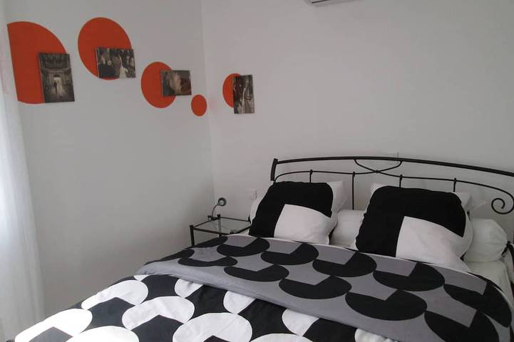 Location de vacances pour 9 personnes, avec jardin ainsi que terrasse et jacuzzi, animaux acceptés à Brue-Auriac - 3