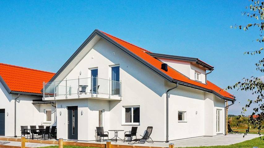 Feriehus for 8 personer, med hage og jacuzzi i tillegg til terrasse i Syd-Sverige
