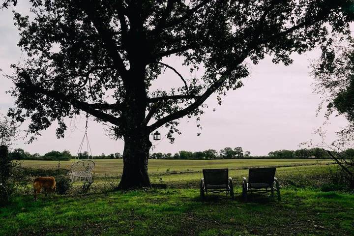 Location de vacances pour 4 personnes, avec jardin ainsi que jacuzzi et terrasse à Liglet