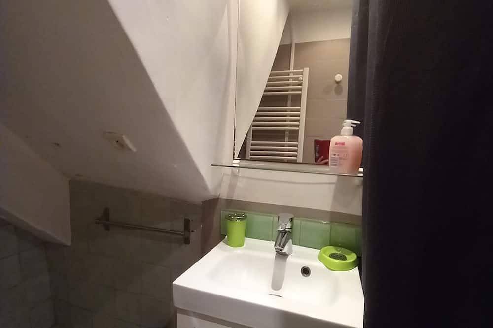 Appartement entier, Petit nid douillet à deux pas de \"la plus belle baie du monde\" ! in La Ciotat, Région de Marseille