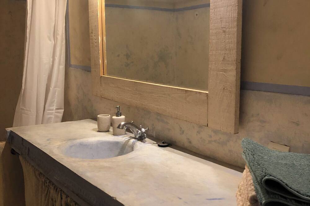 Apartamento entero, Entre Pont et Palais - Gîte de Caractère in Provence in Rochefort-du-Gard, Region de Nimes