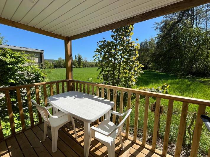 Parc de vacances pour 2 personnes, avec piscine et jardin à Arc-et-Senans - 2