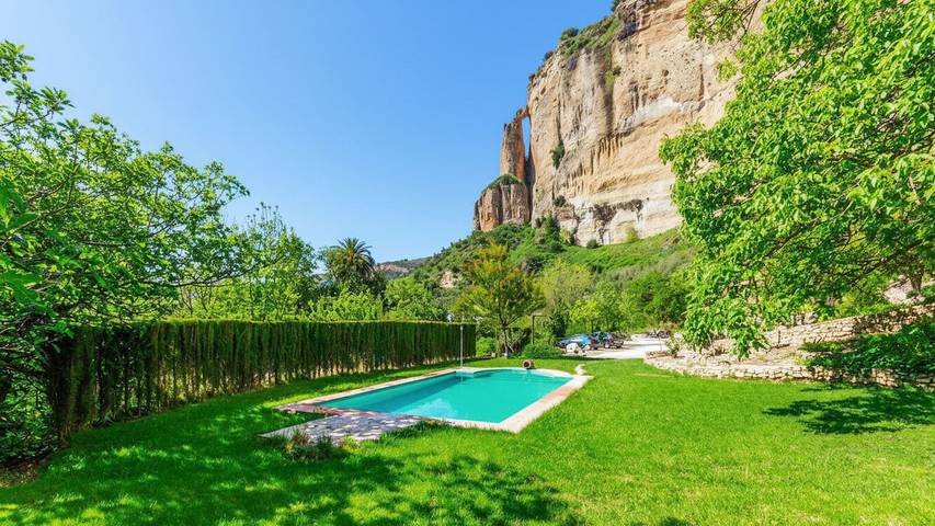 Casa de vacaciones para 2 personas, con piscina y jacuzzi en Ronda