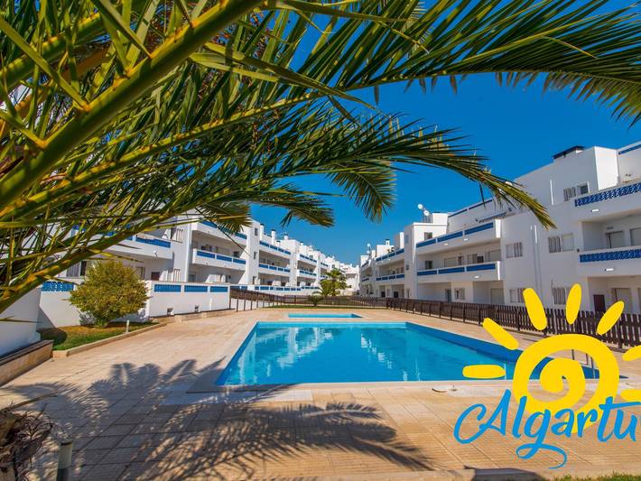 Gîte pour 4 personnes, avec jardin ainsi que bassin pour enfant et piscine, adapté aux familles à Santa Luzia - 2