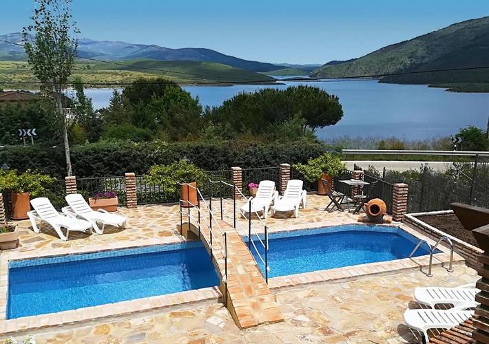 Casa rural para 2 personas, con Terraza además de Jardín y Piscina en Valle del Lozoya