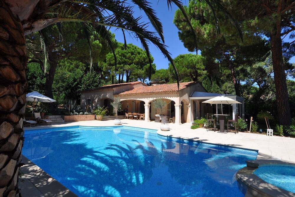 Gassin, 6 km from Saint-Tropez, exceptional villa for 8 people in Gassin, Mediterranean Coast (France)