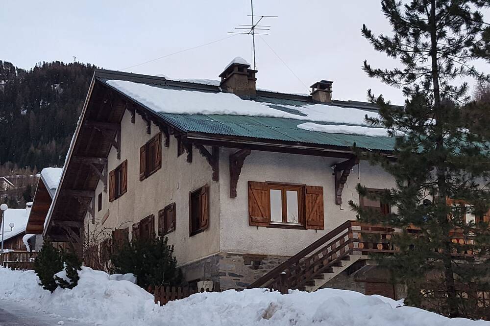 Seltenes Chalet La Plagne Am Fusse Der Pisten Whirlpool für 12-15 Personen in La Plagne, La Plagne-Tarentaise