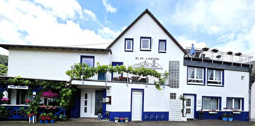 Ferienwohnung für 2 Personen, mit Balkon und Terrasse sowie Garten und Ausblick