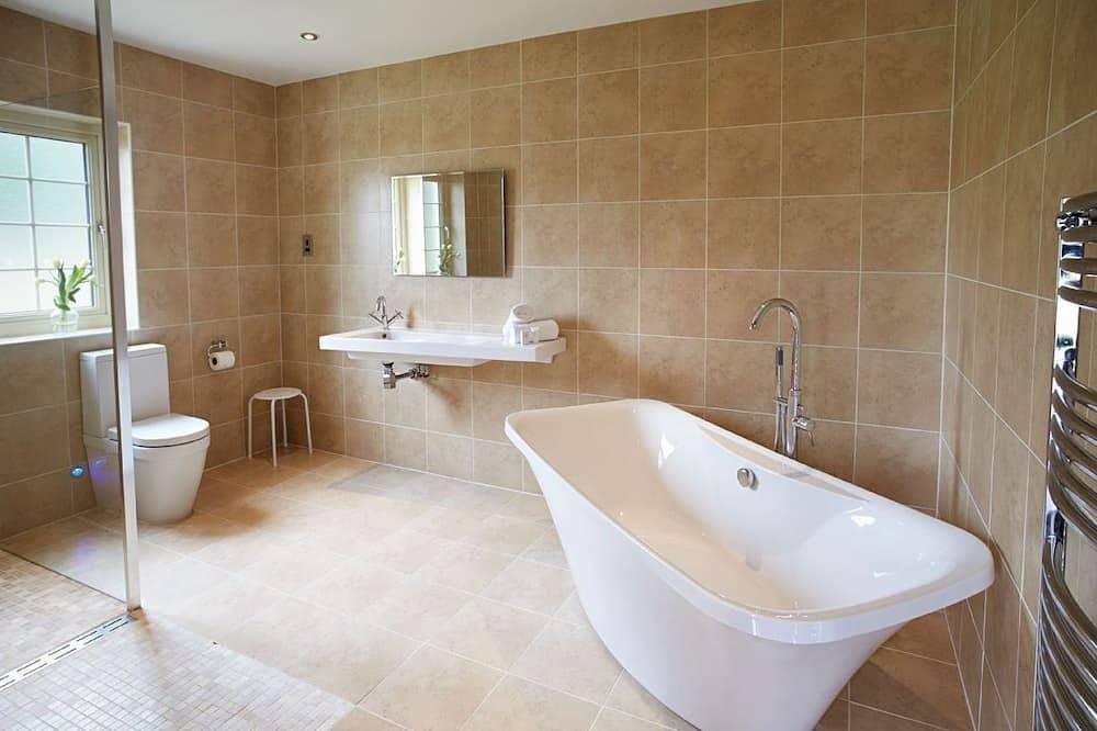 Un lodge délicieux avec bain à remous sur Wakes Hall Farm est un havre de paix dans 500 acres de terres privées in Wakes Colne, Colchester