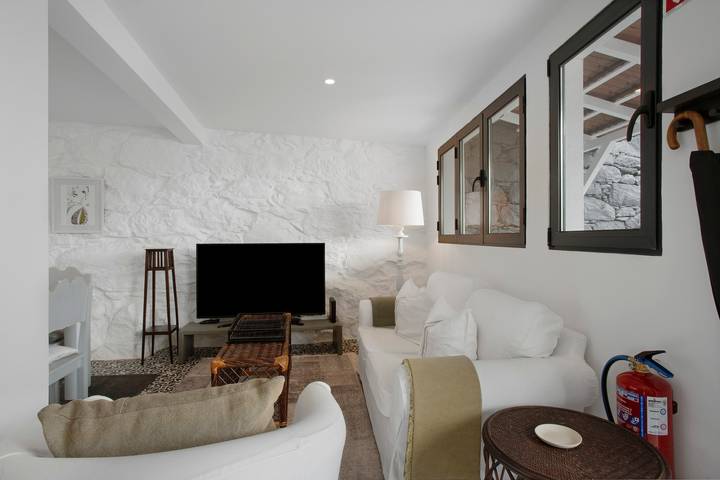 Chalet 'The Village Loft' with Sea View, Shared Terrace and Wi-Fi in Pedra Mole (Madeira), Caniço