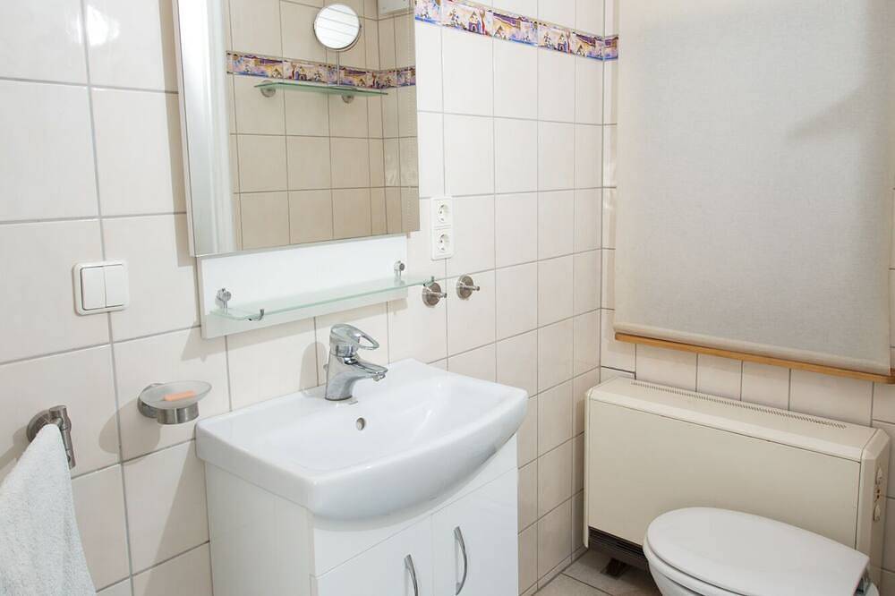 Ferienhaus mit Reetdach am Kühlensee im Naturpark Sternberger- Seenland in Brüel, Ludwigslust-Parchim