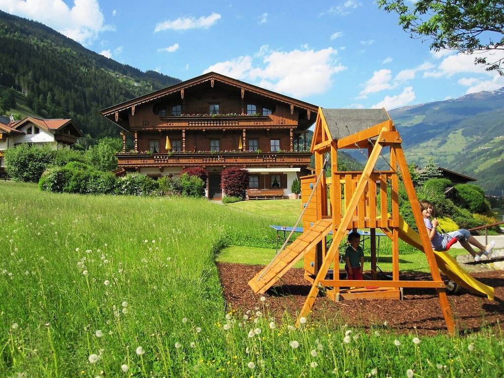 Ferienwohnung Tristnerblick im Huaterhof in Tuxer Alpen, Zellberg