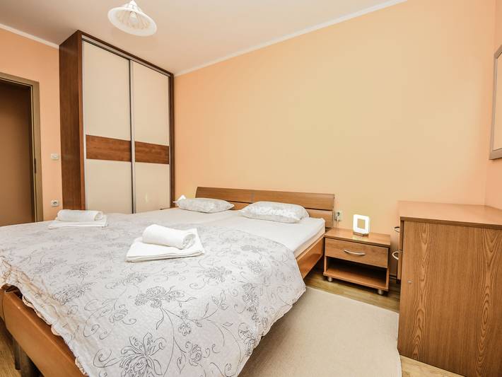 Ferienwohnung für 2 Personen, mit Balkon und Terrasse in Starigrad - 4