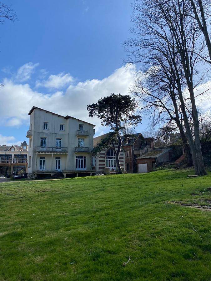 Apartment with Balcony in Dieppe, Région de Dieppe