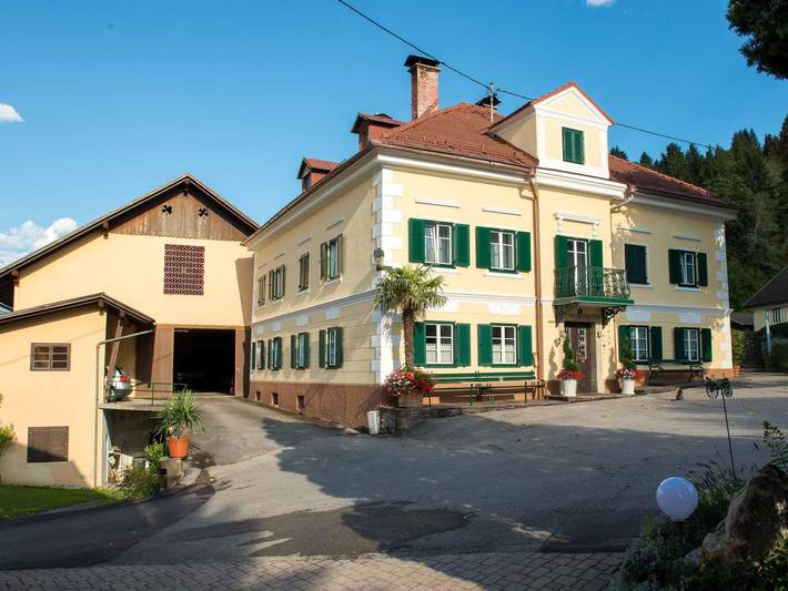 Ganze Ferienwohnung, Frühstückspension Zippo - Zimmer "Magnolie" in Gailtaler Alpen, Greifenburg